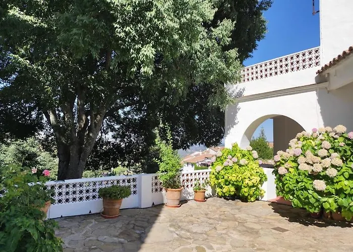 Hostal Casa Pomar - Preciosa casa con piscina y vistas a la sierra Grazalema